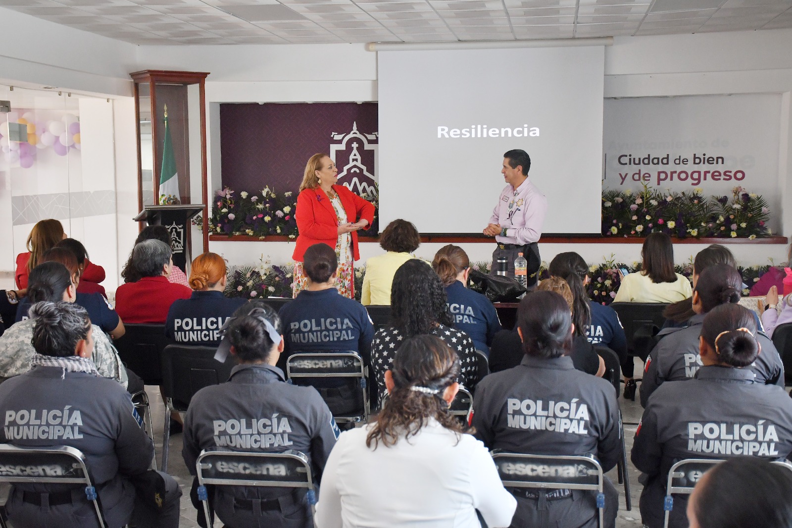 Comprometido, gobierno de Julio César Chávez con las políticas de empoderamiento de las mujeres
