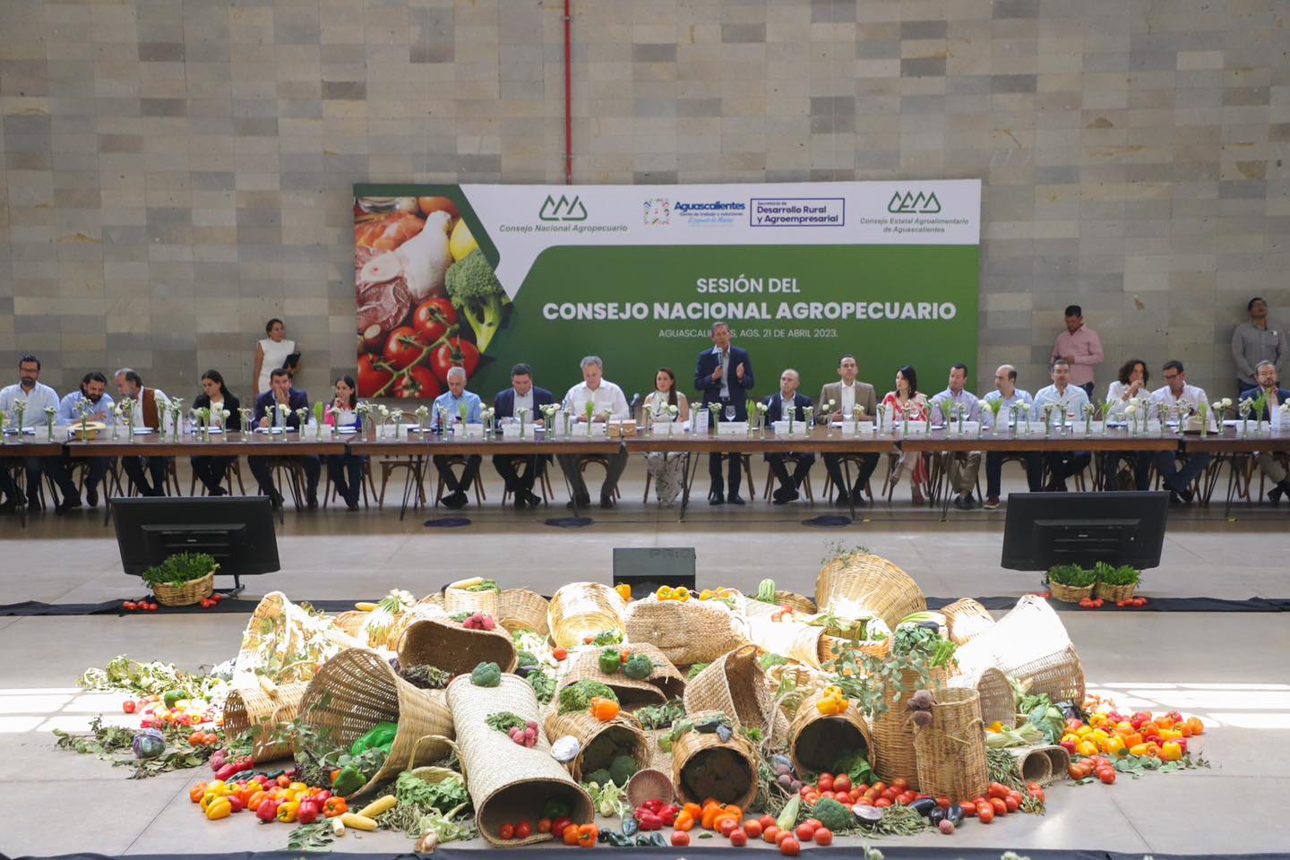 ENCABEZA TERE JIMÉNEZ CONSEJO NACIONAL AGROPECUARIO; REFRENDA SU COMPROMISO CON EL CAMPO DE AGUASCALIENTES