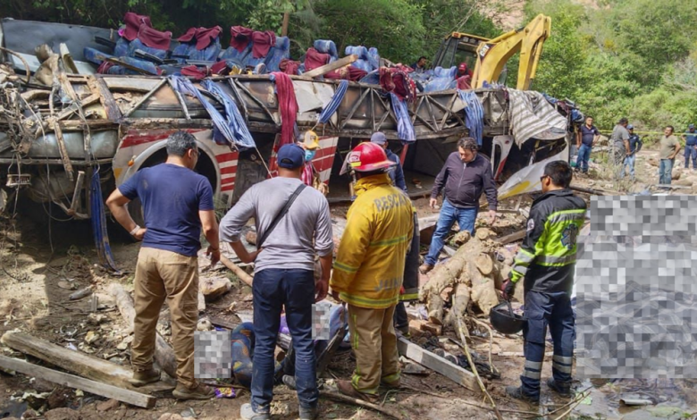 Fatal accidente de autobús deja 26 muertos y 17 heridos en la Mixteca