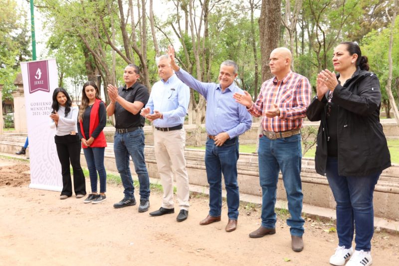 INICIA LA REMODELACIÓN DEL CIRCUITO DE CAMINATA EN LA ALAMEDA