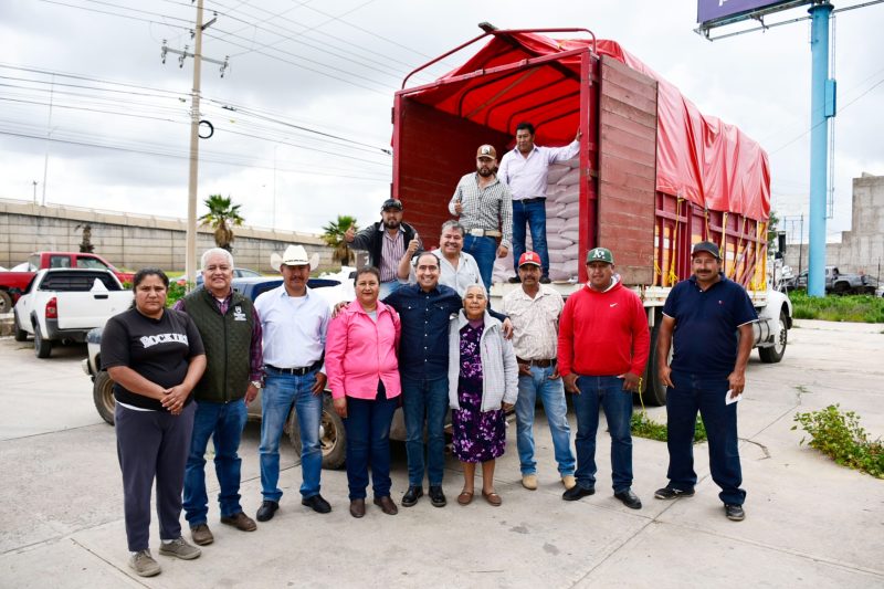 ENTREGAN AVENA A SECTOR AGRÍCOLA DE GUADALUPE