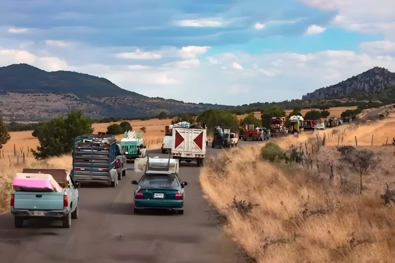 REGRESAN A SUS HOGARES FAMILIAS DE LA SIERRA JEREZANA