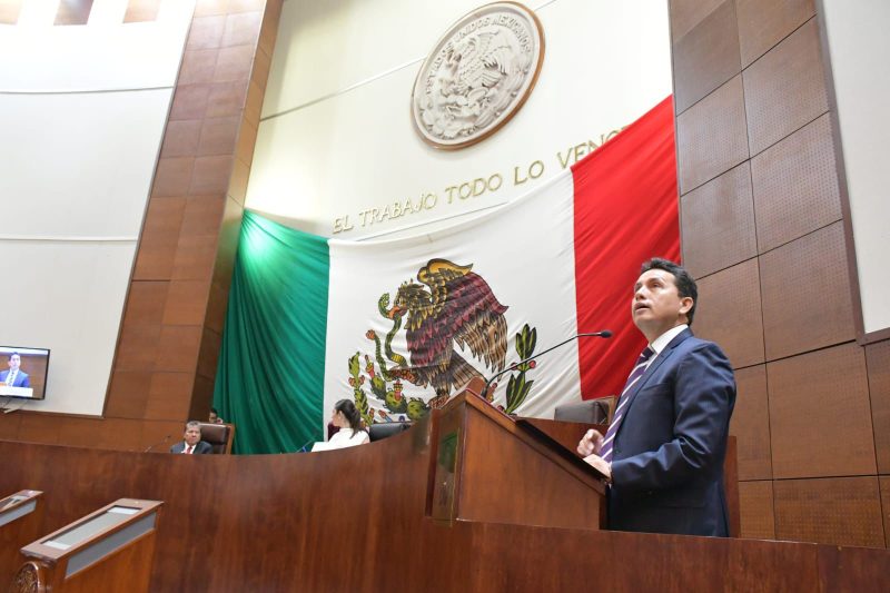CARLOS VILLEGAS BUSCA APOYO DE  PRI, PAN Y PRD PARA NO SER FLORERO