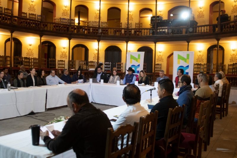 RODRIGO UREÑO RECIBE INTEGRANTES DEL COPLADERT CENTRO SUR