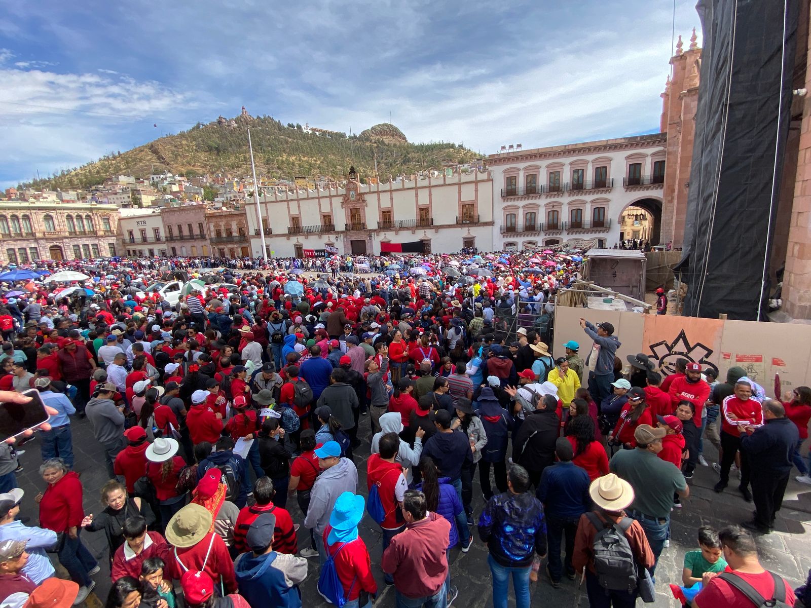 PROPONE GOBIERNO NEGOCIACIONES  PÚBLICAS CON MAESTROS DE LA 34