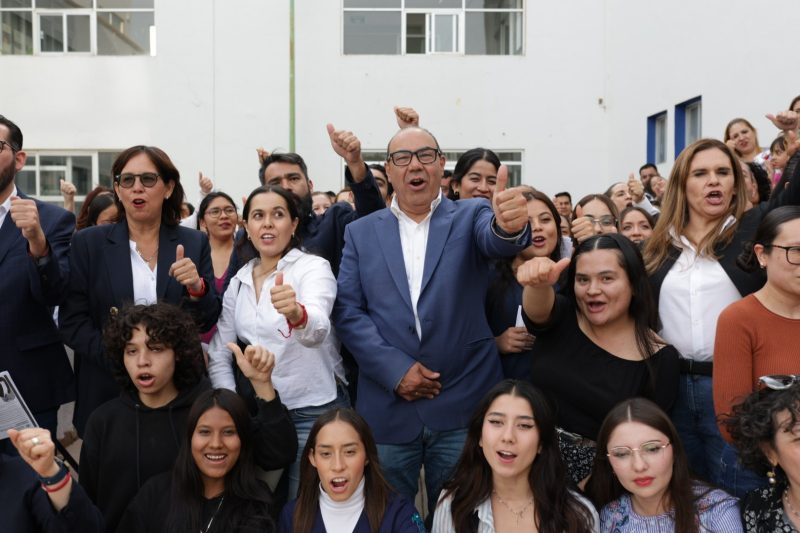 ÁNGEL ROMÁN FAVORITO  DE MAESTROS Y EL STUAZ