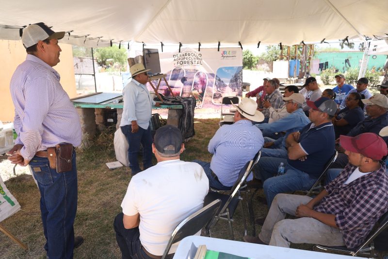OFRECEN A AGRICULTORES JEREZANOS OPCIONES PARA LA MEJORA DEL SUELO