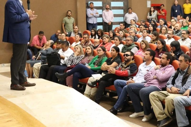 PIDEN A BURÓCRATAS DEFENDER AL GOBIERNO