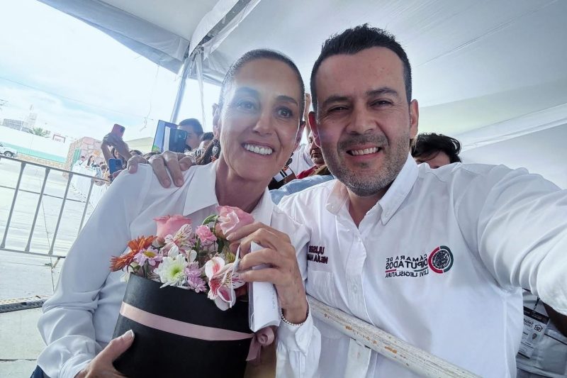 ATRACOS A MANO ARMADA