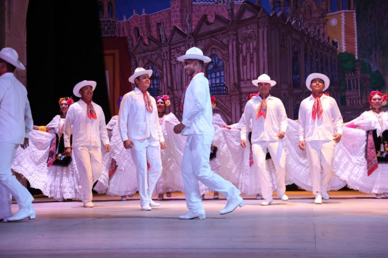 RODRIGO UREÑO RECONOCE EL TALENTO VERACRUZANO EN EL FESTIVAL NACIONAL DE DANZA FOLCLÓRICA “ARMANDO CORREA GONZÁLEZ”