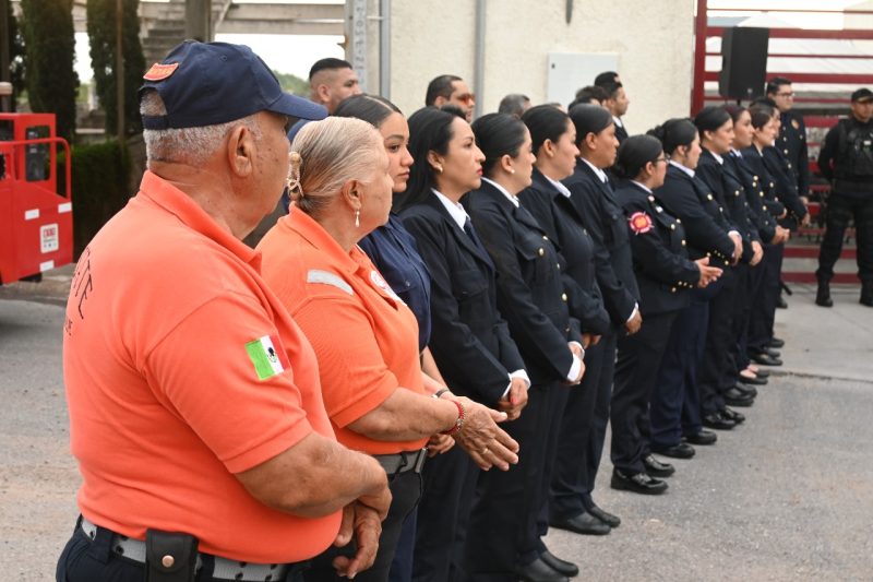 RODRIGO UREÑO RECONOCE LA ENTREGA Y COMPROMISO DE LOS BOMBEROS EN SU DÍA