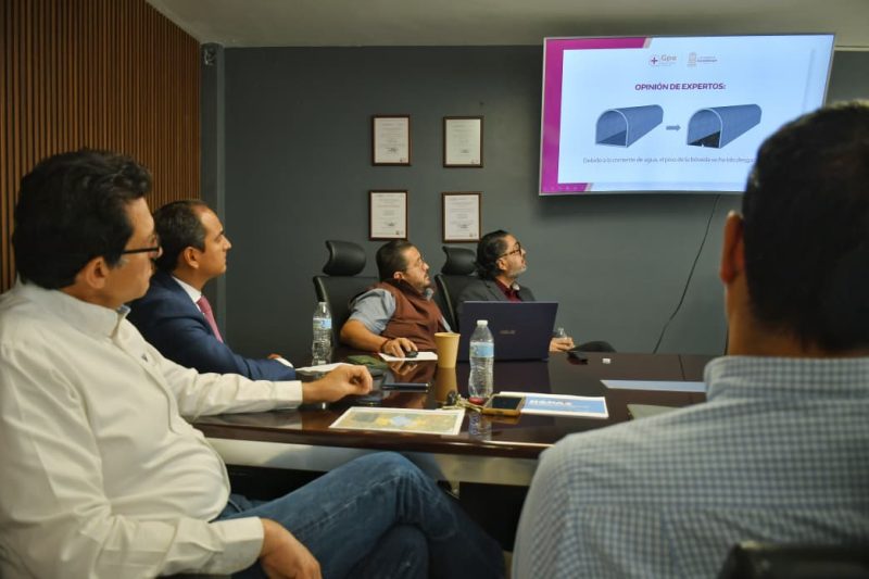 Expertos analizan solución integral para socavón de la García Salinas