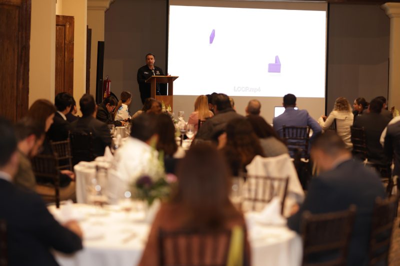 MIGUEL VARELA RINDE INFORME DE ACTIVIDADES AL SECTOR TURÍSTICO Y EMPRESARIAL
