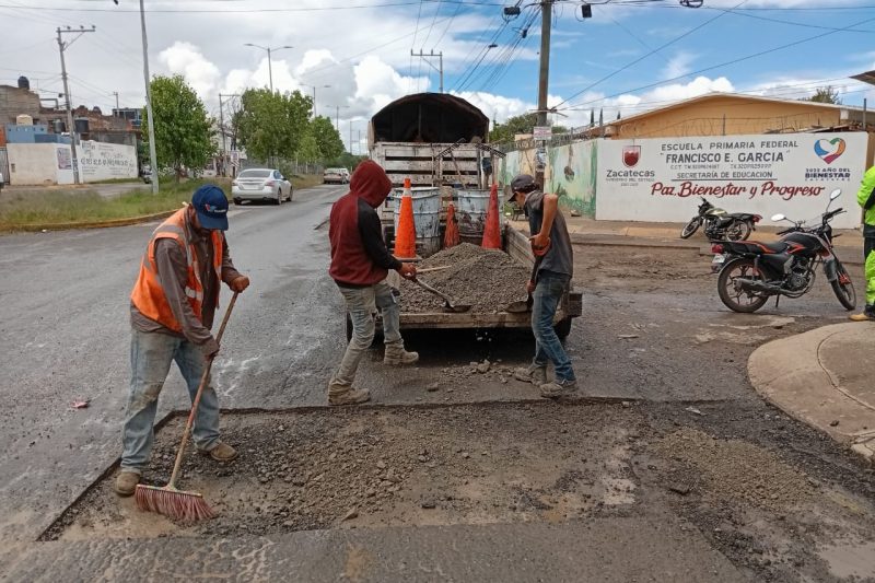 Continúan en Guadalupe trabajos de bacheo y rehabilitación
