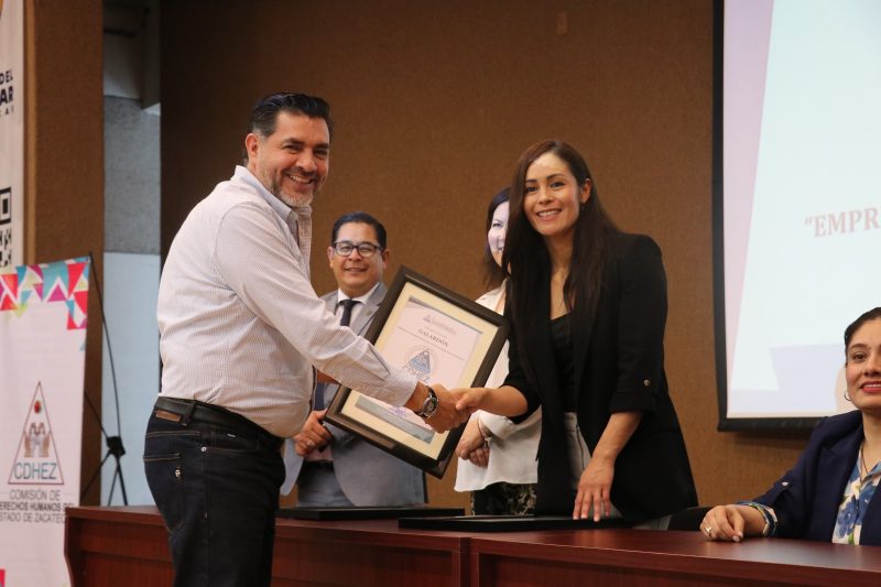 RECONOCE LA CDHEZ A 40 EMPRESAS COMPROMETIDAS CON LOS DERECHOS HUMANOS