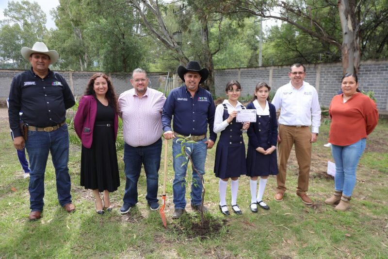 RODRIGO UREÑO DA INICIO A LA SEGUNDA ETAPA DE PLANTANDO MI FUTURO