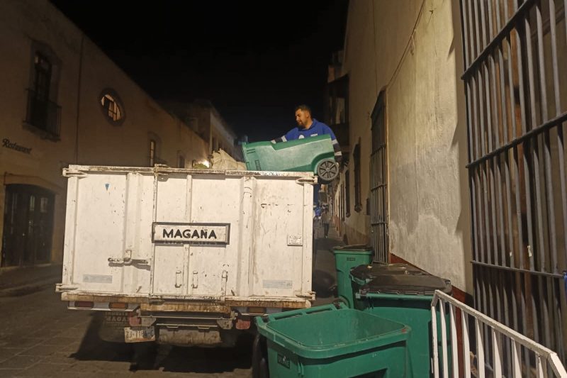 Ayuntamiento de Zacatecas refuerza limpieza durante el Festival de Teatro de Calle