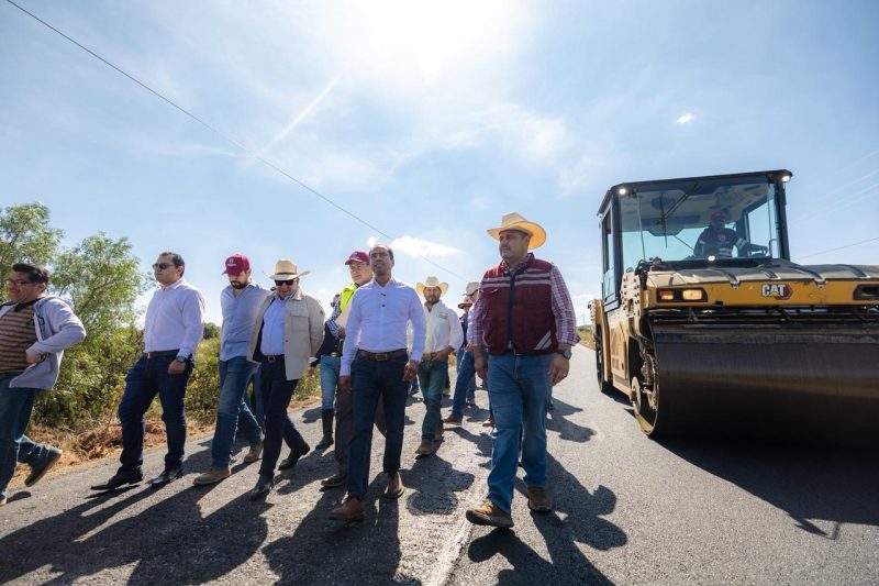La conectividad entre municipios fomenta la actividad económica: Pepe Saldívar