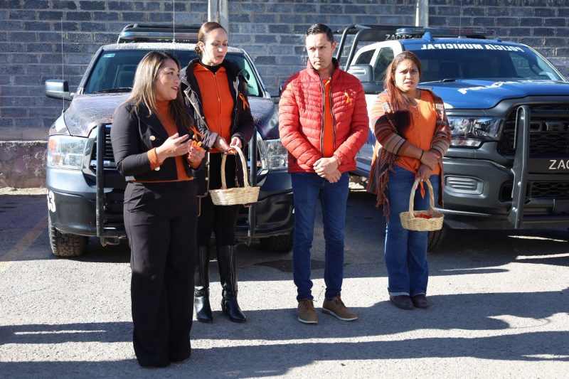 DIF DE JEREZ CONCIENTIZA SOBRE LA VIOLENCIA GÉNERO CON IMPOSICIÓN DE LAZO NARANJA