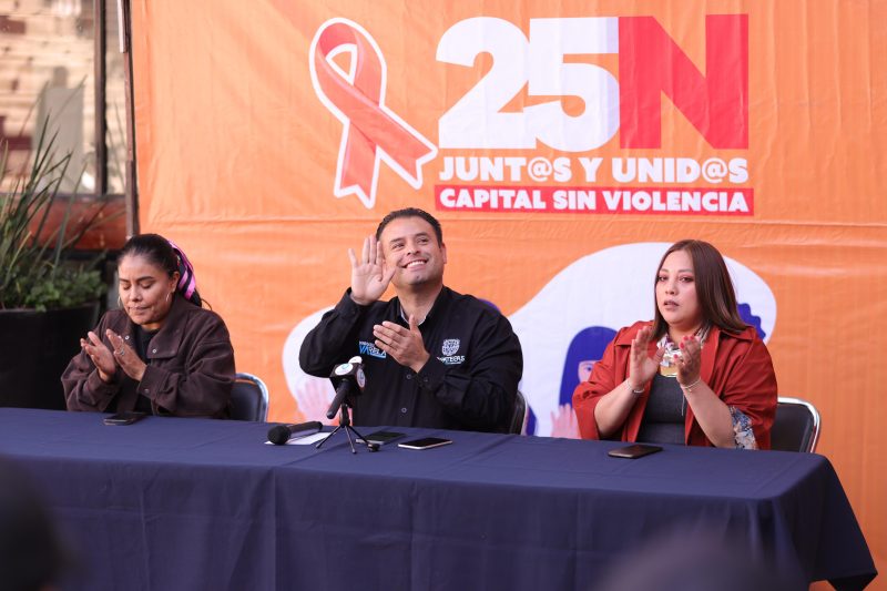 Eufrosina Cruz exhibe las violencias cotidianas en encuentro encabezado por el Ayuntamiento