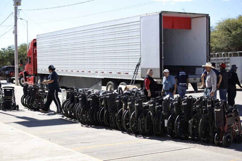 LOGRA RODRIGO BAÑUELOS DONACIÓN DE MIGRANTES DE EQUIPOS MÉDICOS
