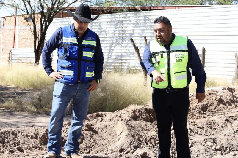 RODRIGO UREÑO LE CUMPLE A VECINOS DE LA COLONIA DEL VALLE
