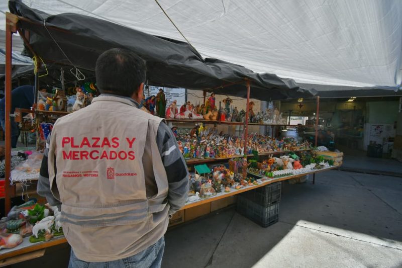 Promueve Pepe Saldívar el consumo local y la reactivación económica con Tianguis Navideño