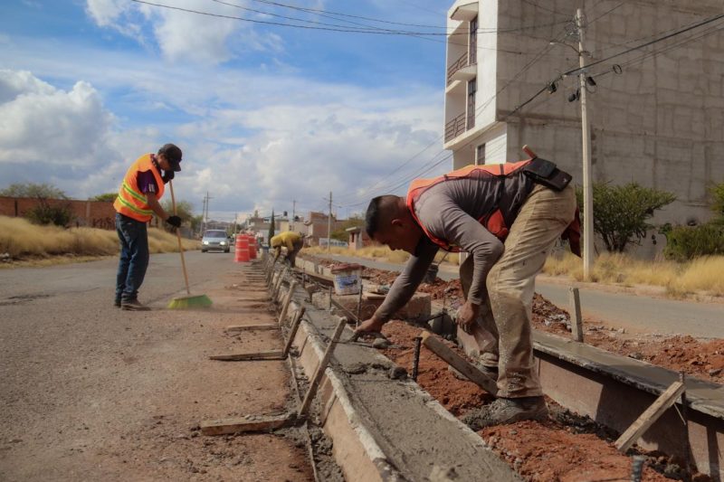 Construye Gobierno de Pepe Saldívar camellón central del “Camino Rosa” de la UNEME-DEDICAM de Guadalupe