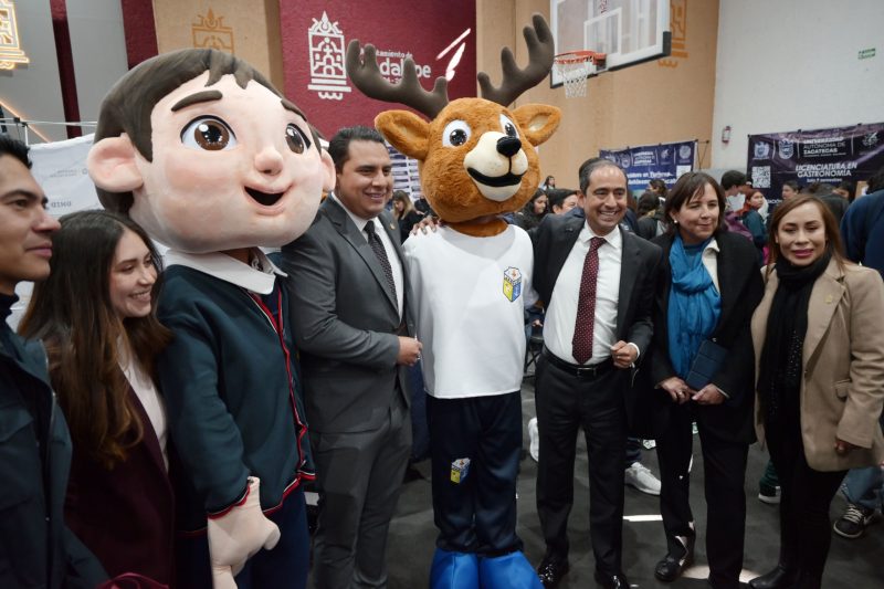 Pepe Saldívar reafirma su compromiso con la educación en el “Año del Progreso”.