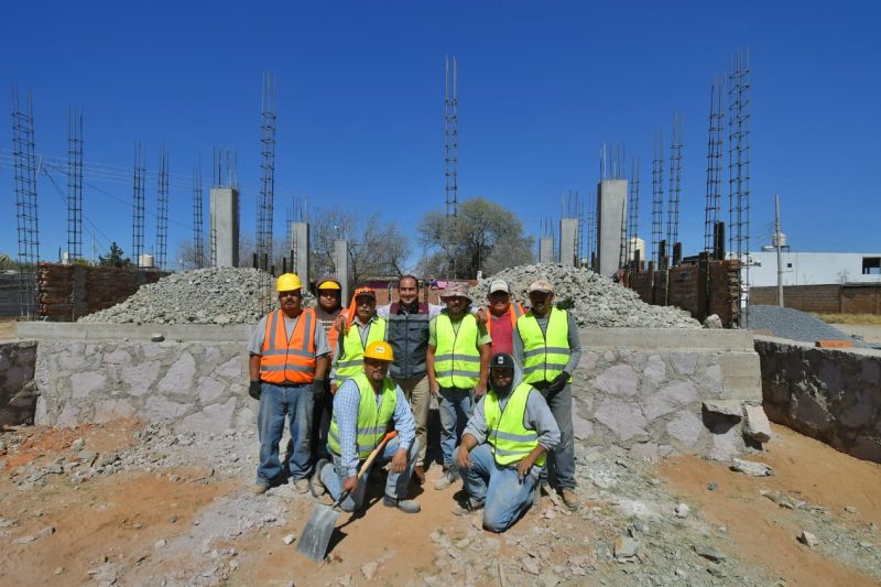 Supervisa Pepe Saldívar construcción de recinto religioso en la Comunidad de El Bordo