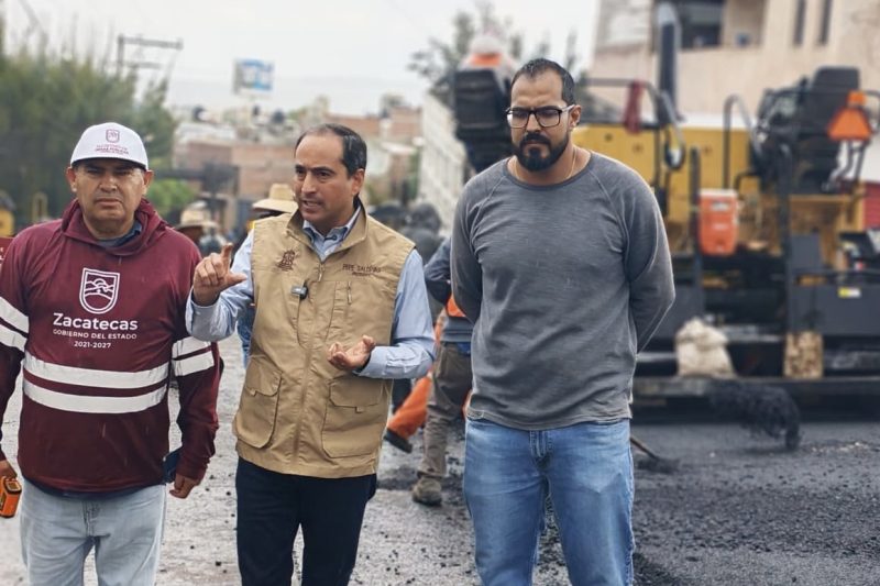 LLEVAN DAVID MONREAL Y PEPE SALDÍVAR PROGRAMA DE PAVVIMENTACIÓN A RINCÓN COLONIAL