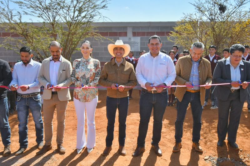 Contribuye Pepe Saldívar con el mejoramiento de infraestructura educativa en telesecundaria de Los Rancheros