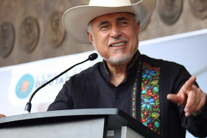 ESE SACO NO ME QUEDA, DICE EL TRIGRE NARRO