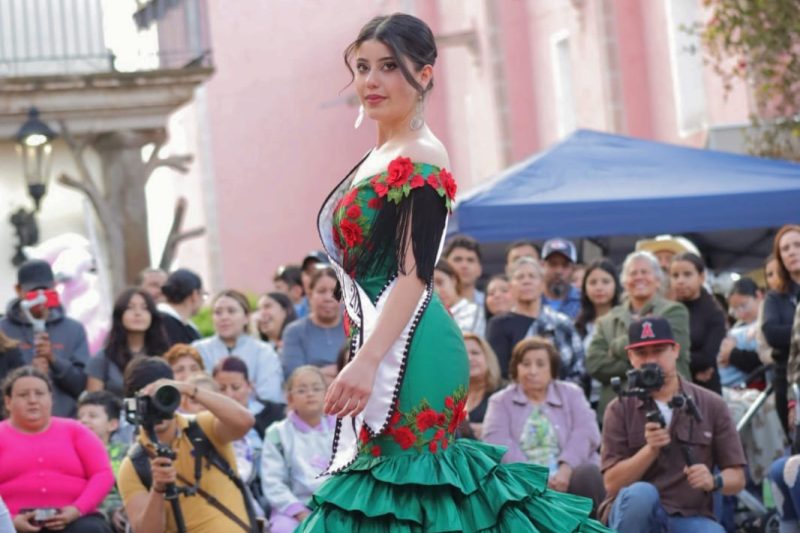 PASARELA DE LA ARRACADA JEREZANA; PREMIAN EL TALENTO ORFEBRE LOCAL