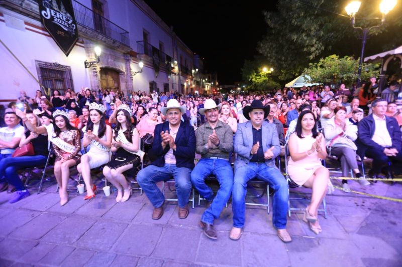 EMOTIVO HOMENAJE SINFÓNICO A JUAN GABRIEL EN LA FERIA DE LA PRIMAVERA JEREZ 2026
