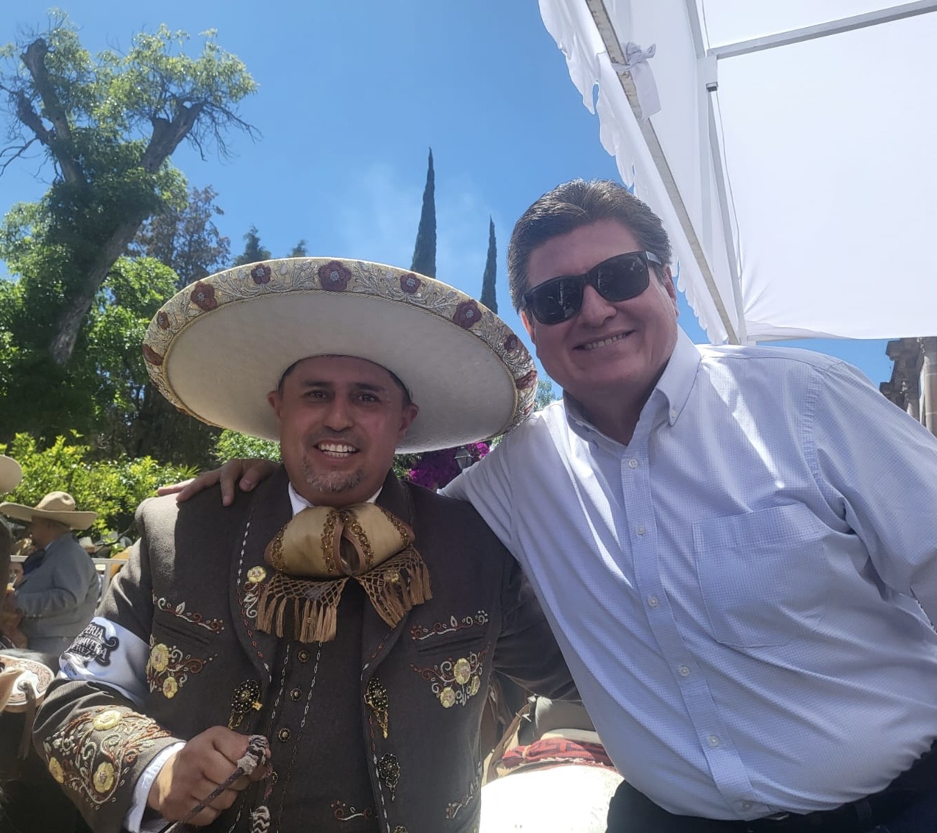 ENTRE LA GLORIA Y LA IRRELEVANCIA