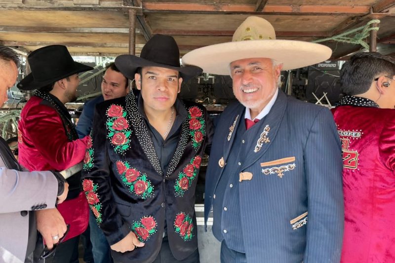 NOCHE DE GALA EN EL FESTIVAL CULTURAL CON ALONDRA DE LA PARRA