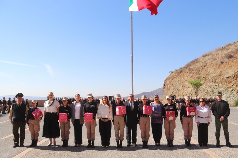 Mujeres del Bachillerato General Militarizado “transforman su ciclo” con kits menstruales