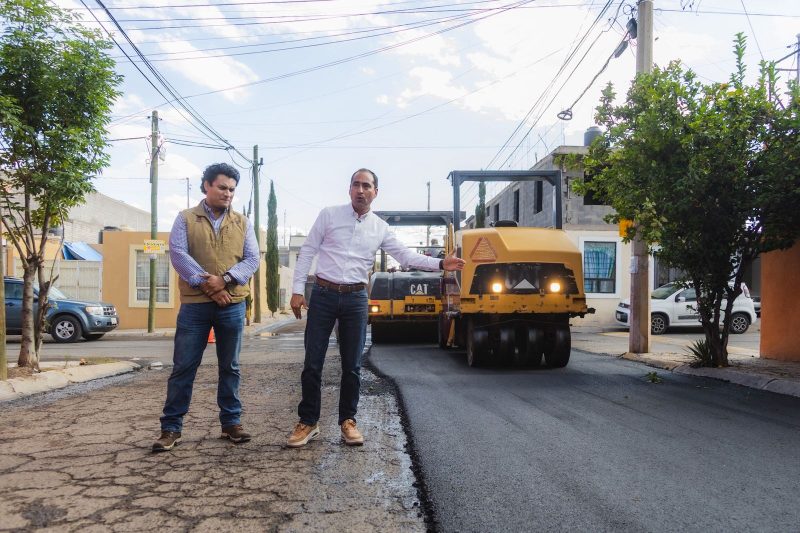 Continúa programa de pavimentación en Guadalupe, ahora en colonia las Fuentes y Av. Barones