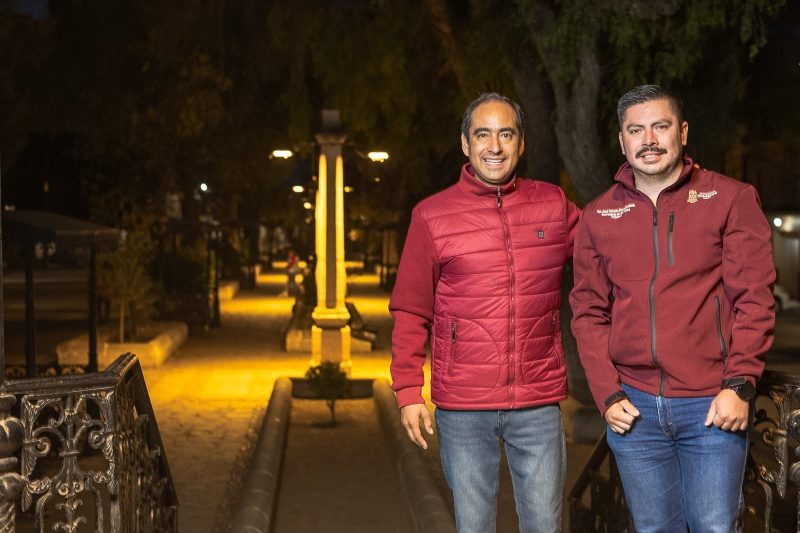 Supervisa Pepe Saldívar cambio de luminarias a luz cálida en la Alameda de Guadalupe