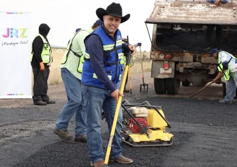 GOBIERNO MUNICIPAL FORTALECE LA CONECTIVIDAD EN LA SIERRA DE JEREZ CON OBRAS DE MANTENIMIENTO CARRETERO
