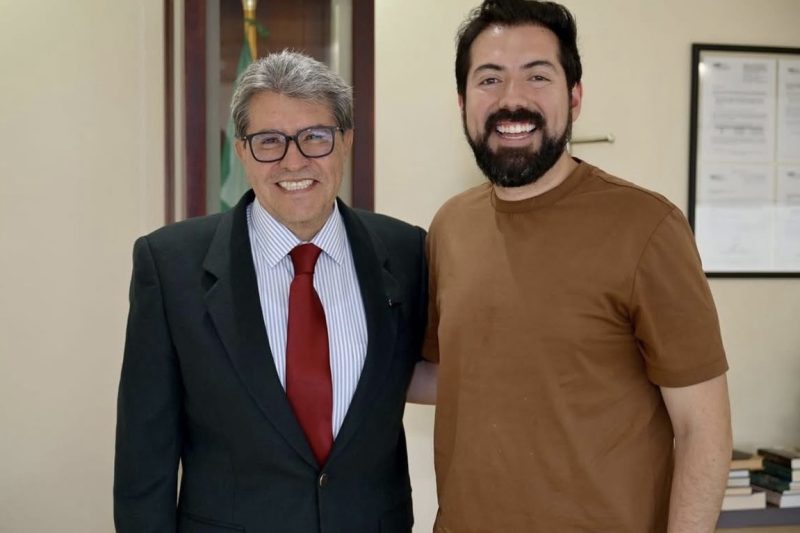 ATENTO A LOS CONSEJOS DEL  MAESTRO; “EL QUE SABE… SABE”