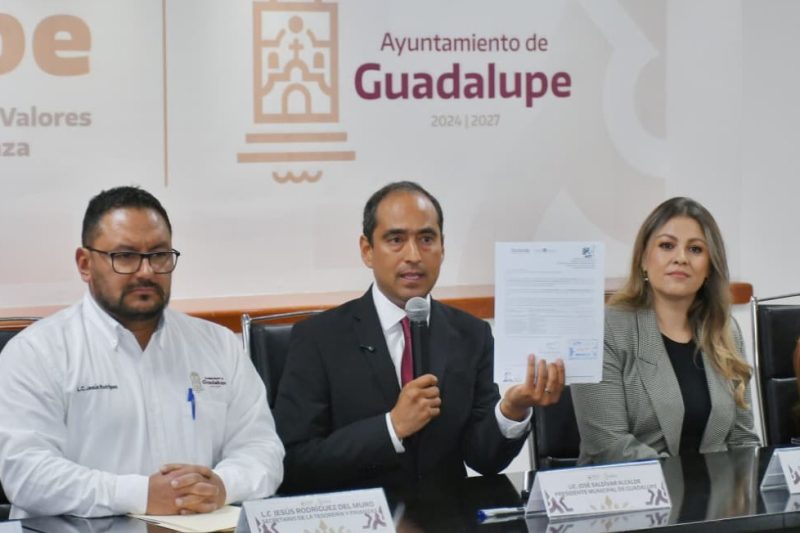 Liquida Pepe Saldívar deuda generada por el ex alcalde