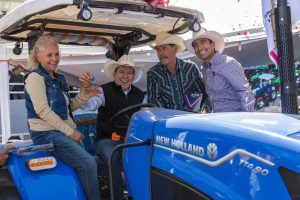 EL CAMPO NO ES PROBLEMA, DICE DAVID; SERÁ EL DE GOLF DE BERNÁRDEZ O EL DE SU RANCHO, LREVIRAN PRODUCTORES