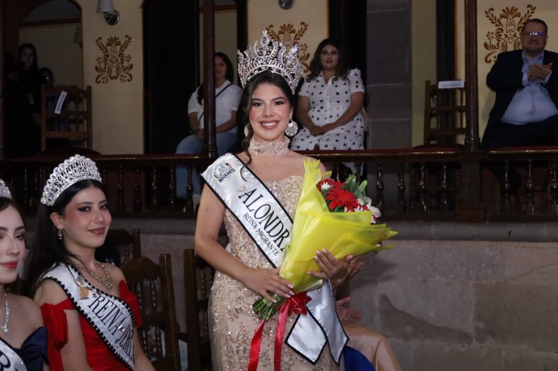 ENCABEZA RODRIGO UREÑO CORONACIÓN DE LA REINA MIGRANTE 2026