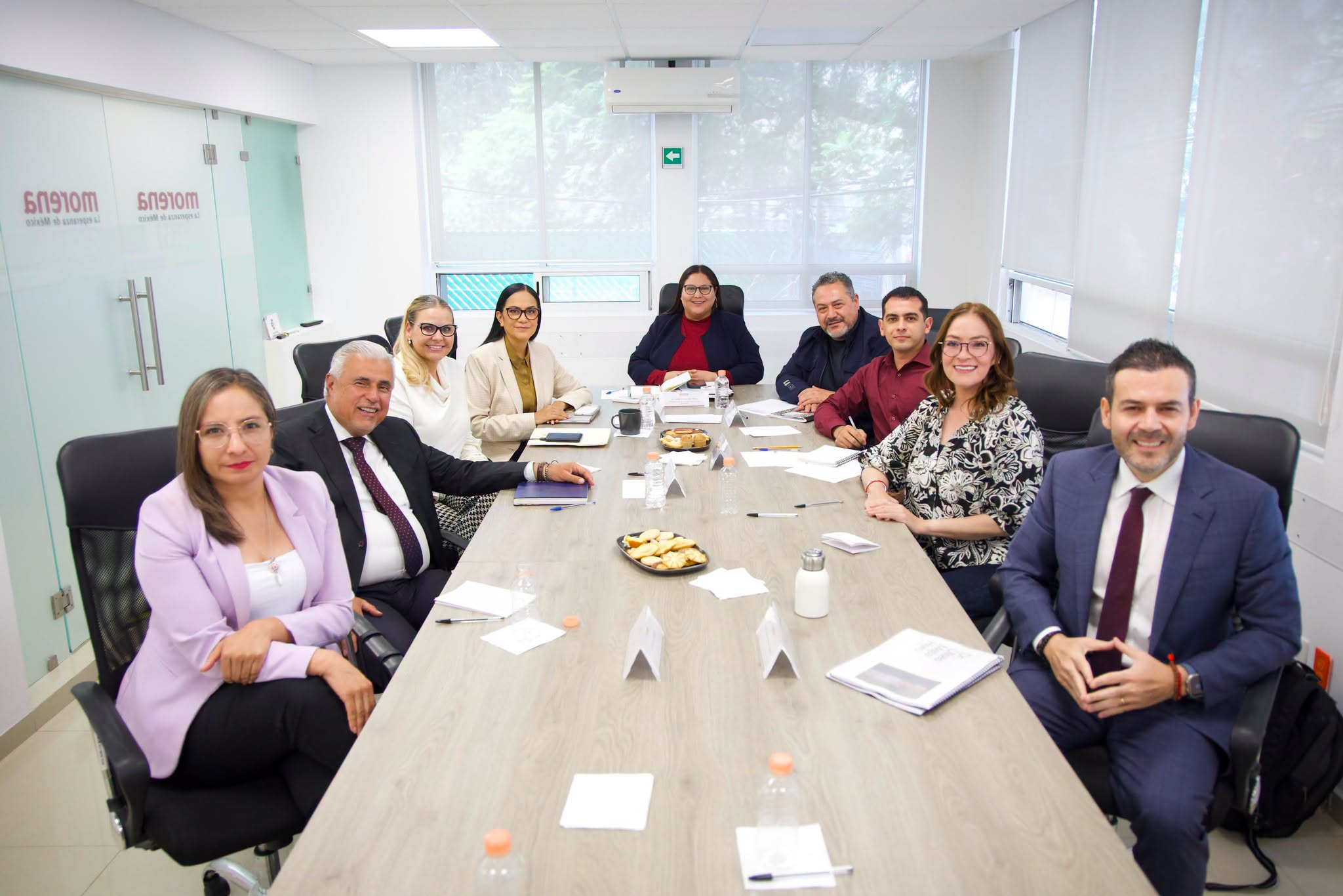 LOS ASPIRANTES DE MORENA YA NO DEBERÁN RENUNCIAR A SU “HUESO”