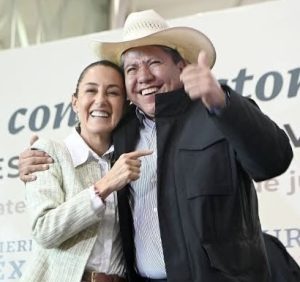 VIENE SHEINBAUM A DARLE UN ESPALDARAZO A DAVID MONREAL