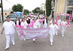 JEREZ SE VISTE DE ROSA: DIF MUNICIPAL ENCABEZA DESFILE CONTRA CÁNCER DE MAMA